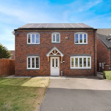 Modern 4br Driveway Parking By With Us Nyaraló Ormesby